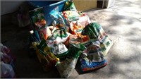 LARGE TOTE FULL OF LAWN FERTILIZER, LAWN FOOD