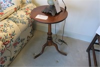 15" round cherry pedestal candle stand