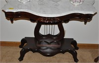 MAHOGANY MARBLE TOP TABLE 29 INCHES TALL 18