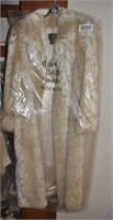 DENNIS BASSO WHITE LYNX LONG COAT WITH HAT