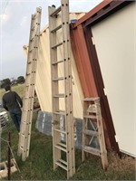 Tall, Extendable Aluminum Ladder
