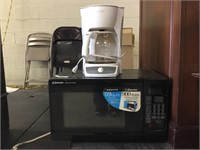 Emerson 900 Watt Microwave & Mr. Coffee Maker