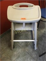 Rubbermaid High Chair