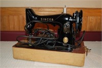 NICE Singer Sewing Machine