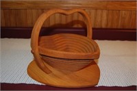 Nice Expandable Wooden Heart Bowl