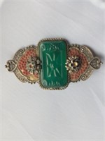 Brooch   ?jade? stone in center, sets are mssing