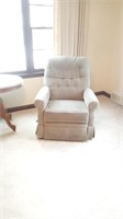 2 matching Lazyboy rocker recliners