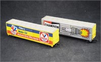 2 Bachmann Champion & Valvoline H O Train Box Cars