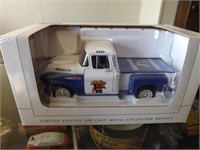 1957 Chevy Truck Kentucky Wildcats Die-Cast In Box