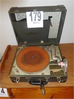 Old crank record player (needs repair)