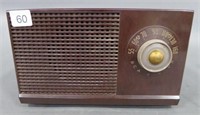 RCA VICTOR MODEL 3-X-521 RADIO
