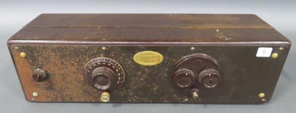 ONLINE ONLY VINTAGE RADIO & OIL LAMPS - CLOSES NOV. 22 @ 7PM