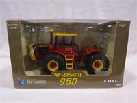 2012 Ertl Toy Farmer Versatile 950 Tractor