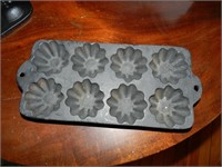 Cast Iron Flower Muffin Pan