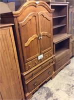 Nice armoire three drawer wooden
