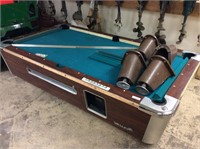 Valley pool table felt is worn has rips  no balls