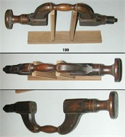 Wooden brace with one pad with iron chuck that squ