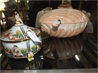 Covered shell soup tureen