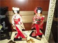 2 Japanese dolls