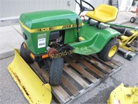 John Deere 108 Yard Package