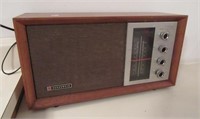 Vintage Panasonic am/fm electric radio. Measures