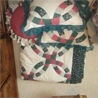 King size wedding pattern quilt with three