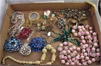 LOT VINTAGE COSTUME JEWELRY Gold Filled Cameo