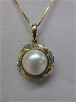 14K Gold Pendant with Mabe Pearl and 12 Diamonds