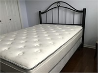 Simmons Queen Size Mattress Set with Bed