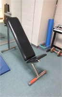 UNIVERSAL Incline Bench
