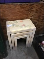 SET OF NESTING TABLES