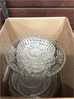 BOX OF GLASS SHELL PLATES & MISC GLASS
