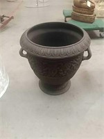 Iron flower pot with handles