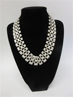 Lovely Ladies Chunky Necklace