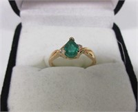 Ladies 14K Gold Emerald Ring with Diamonds