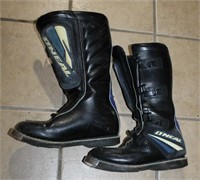 PAIR OF ONEAL MOTORCYCLE BOOTS SIZE 11