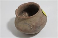 NATIVE AMERICAN STYLE OLLA W CHIPS ON RIM 4" TALL