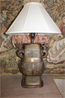 ASIAN STYLE TABLE LAMP METAL