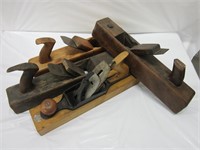 LOT OF VINTAGE WOODEN PLANERS