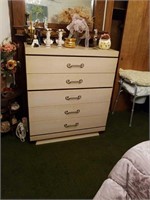 Light colored 5 drawer chest of drawers chest