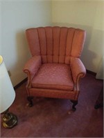 Mauve Queen anne style sitting chair