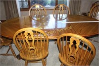American Drew Oak Table & 6 Chairs w/2 leaves