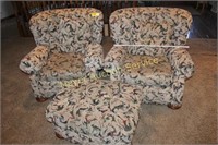 Pair of Lazy-boy Classic Chairs w/ Footstool