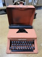 Tom Thumb Typewriter in Case