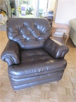 The Gents Leather Style Buttoned Chair