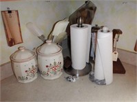 Lot #129 Kitchen lot to include: 3pc canister
