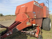 Hesston 4900 4 X 4 Baler