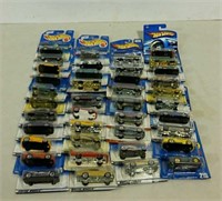 Approx. 40 hot wheels