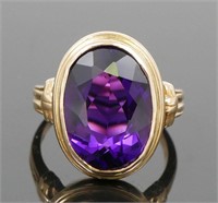 14k Yellow Gold Oval Amethyst Ring