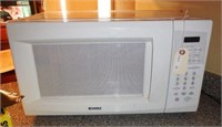 Lot #83 Kenmore microwave